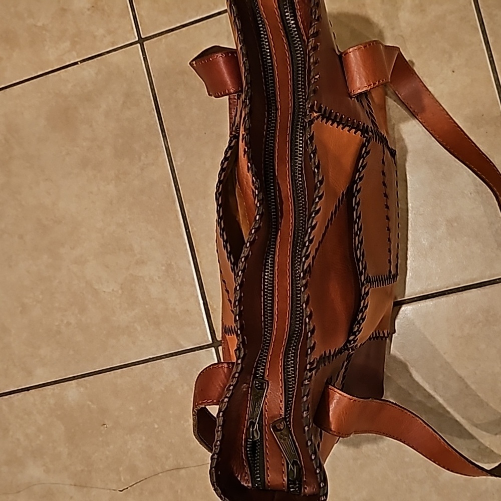 Patricia Nash leather purse - Picture 10 of 13